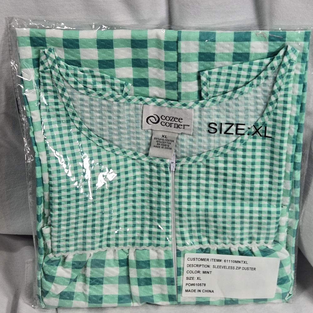 Cozee Corner Women's XL Sleeveless Zip Duster Mint with White Lace Trim NOS